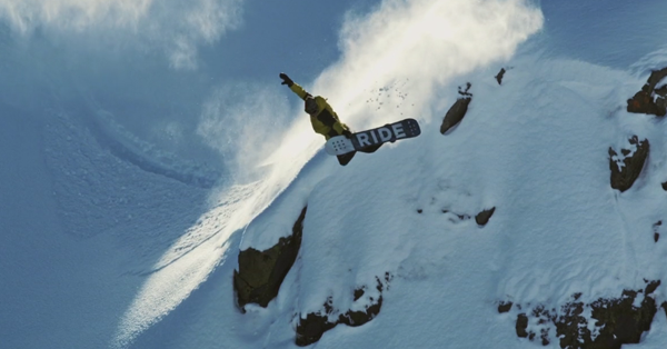 SNOWBOARDER MAGによるフルレングスムービーResolutionのIntroが公開されました!!